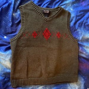 Cropped grey sweater vest